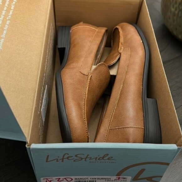 LifeStride Margot Loafer - Picture 2 of 11